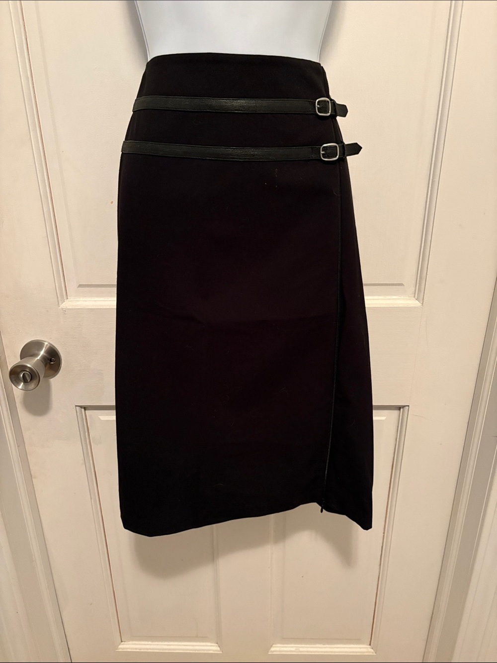 The Limited Black Women's Belted Wrap Skirt size 8